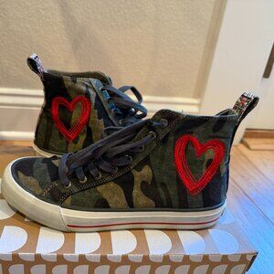 Desigual Camo Heart High-Top Sneakers – Women’s Size 6